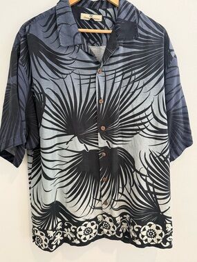 Tommy Bahama 100% Silk Hawaiian Camp Shirt Gray Black Palm Print Men’s Large